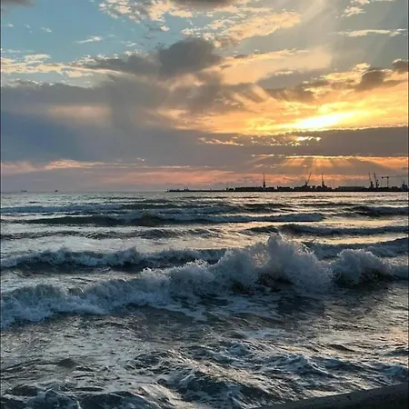 Durres * Durrës