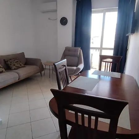 светлый с открытым балконом на пляже